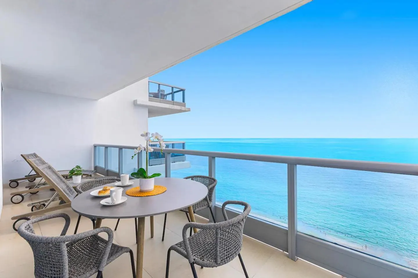 Luxury Sunny Villa Front Beach Agadir Apartment